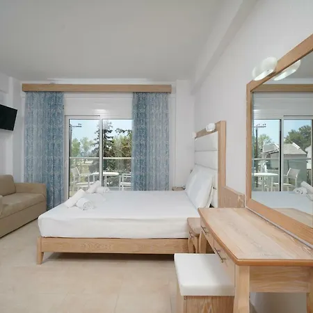 La Santa Otel *