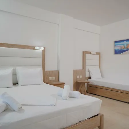 La Santa Hotel *